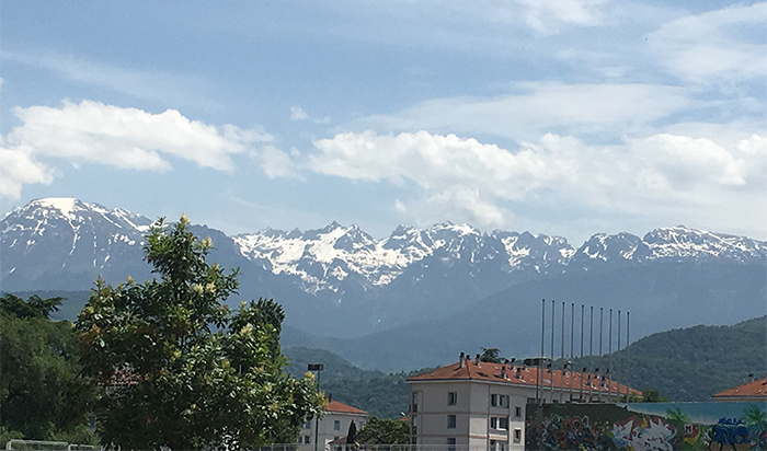 Hike in Grenoble Sandwich lunch in Paul Mistral Park.