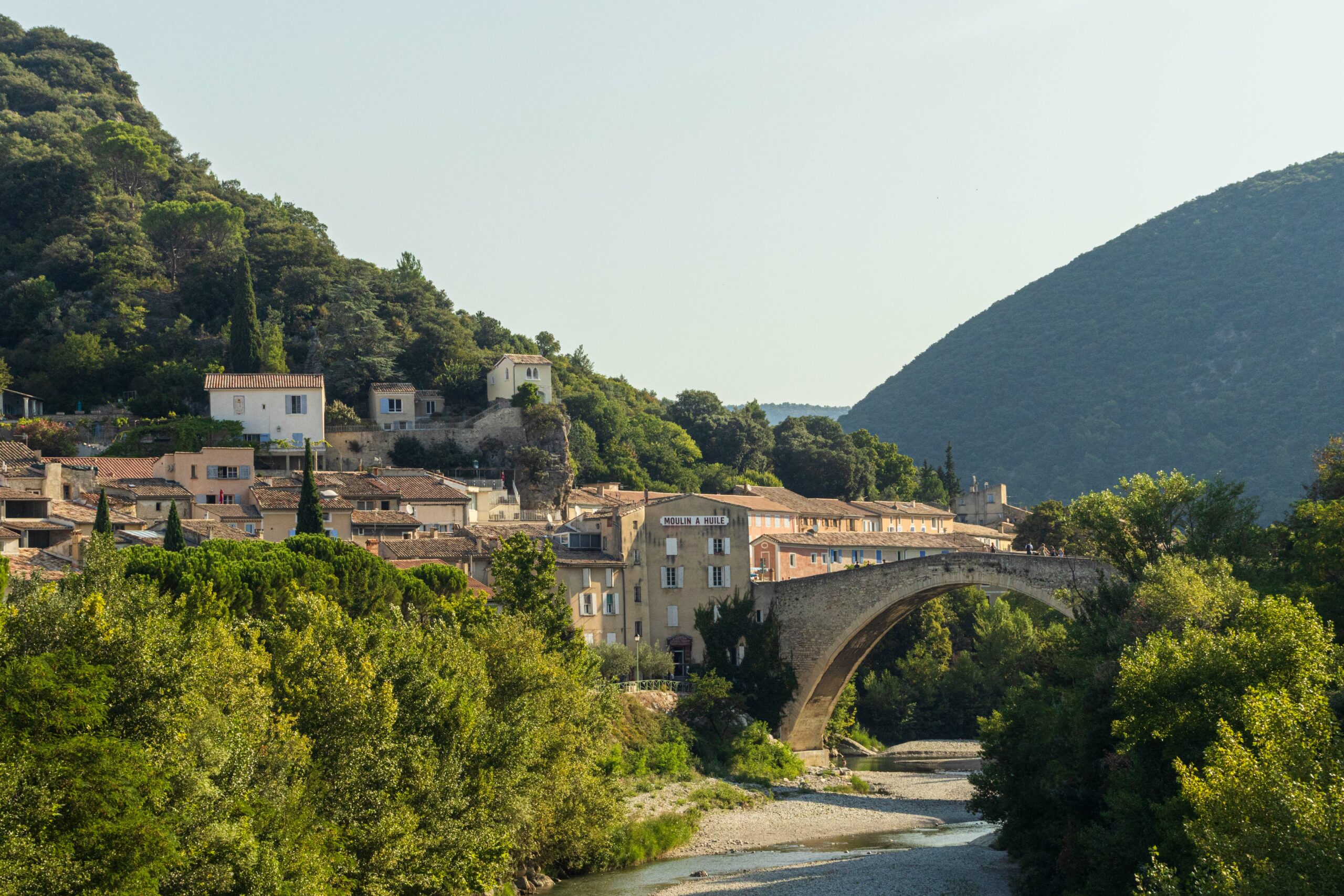 Nyons in Drôme Provençal. Le Pont Roman.
